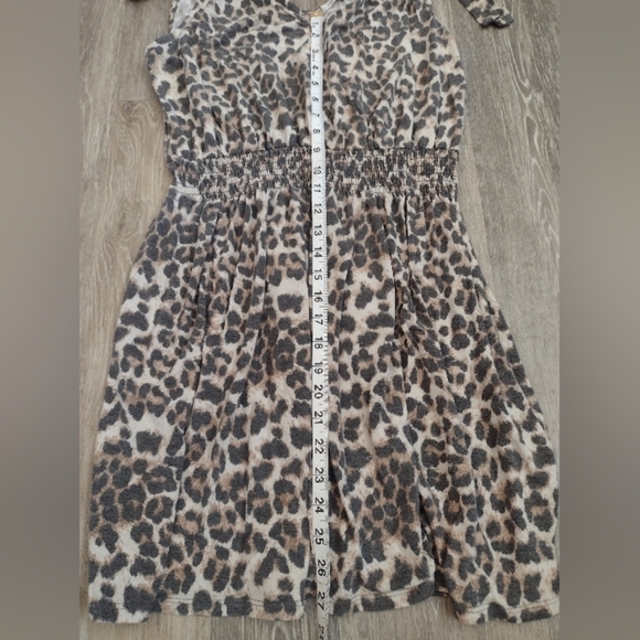 Jodifl Leopard Print Midi Dress - Picture 3 of 4